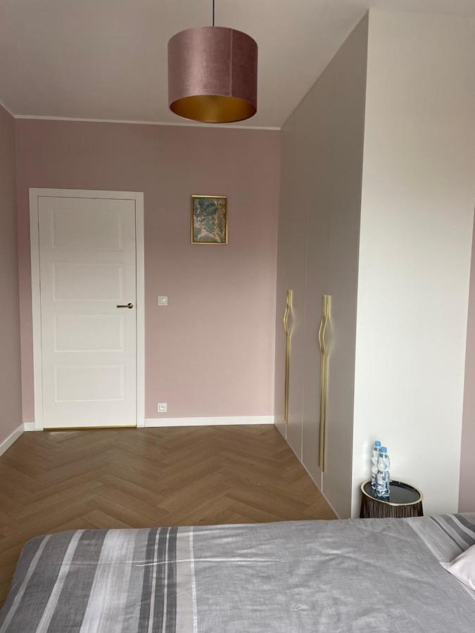 Nowy Apartment Przy Placu Szembeka Varšava Exteriér fotografie