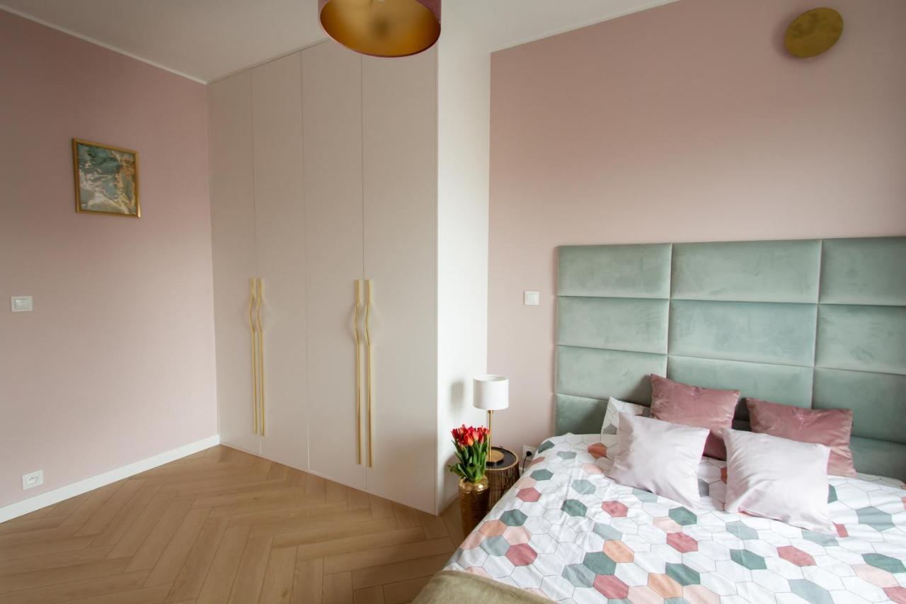 Nowy Apartment Przy Placu Szembeka Varšava Exteriér fotografie