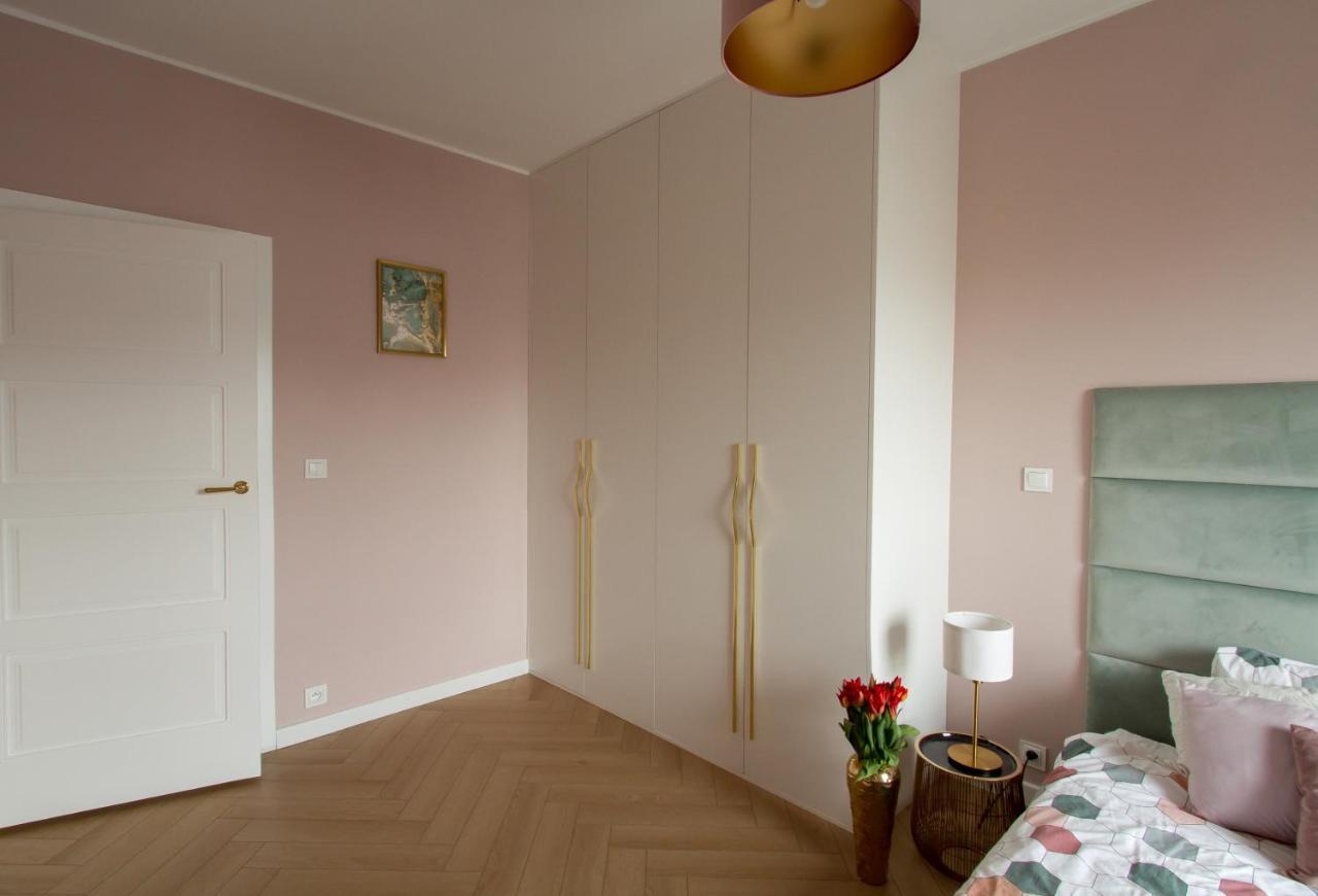 Nowy Apartment Przy Placu Szembeka Varšava Exteriér fotografie